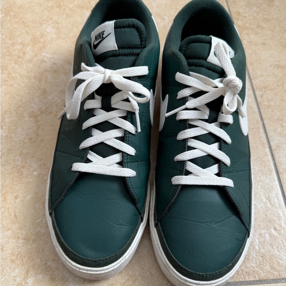Like new- Nike Men's Emerald Green and White Leather Sneakers size 12.